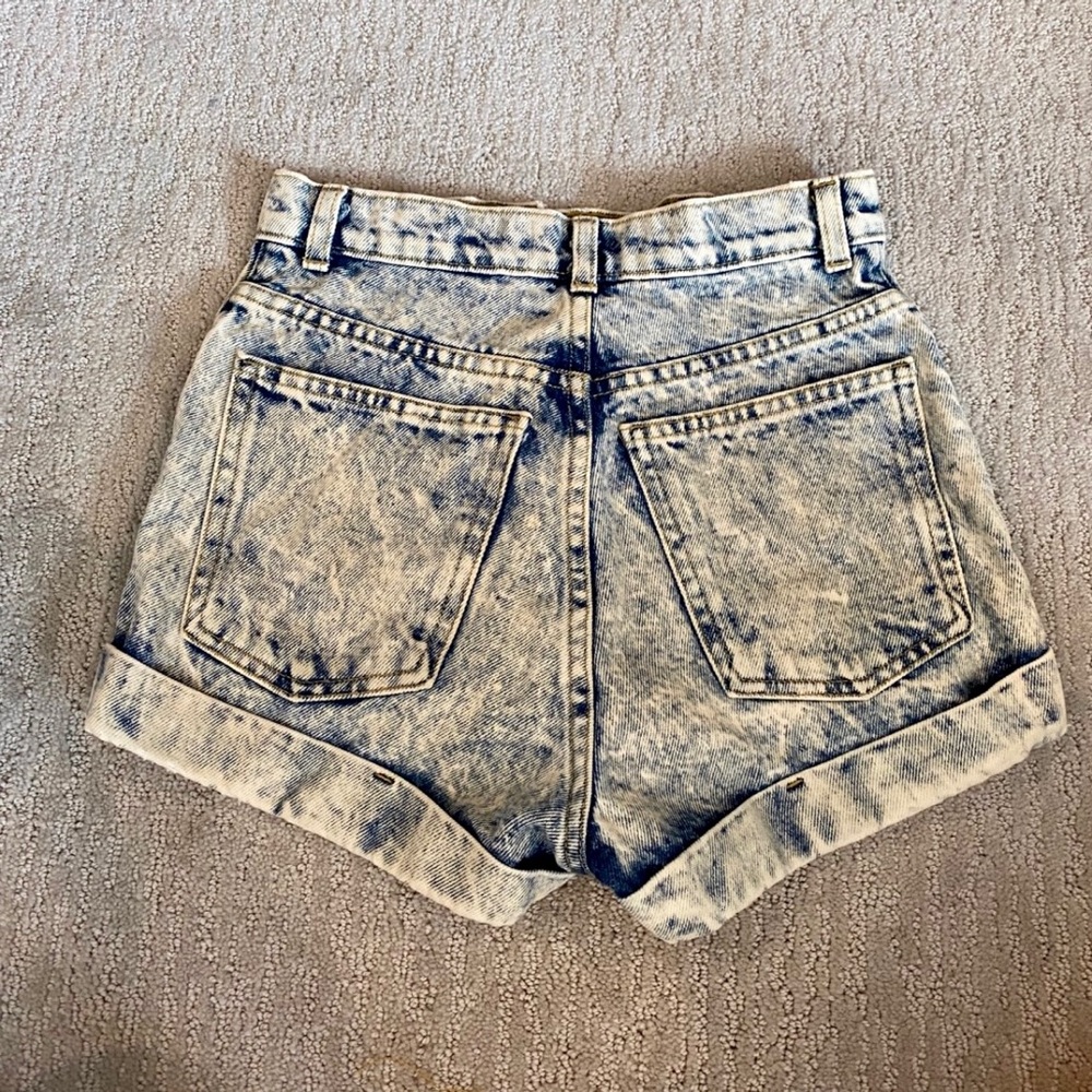VINTAGE American Apparel High-Rise 90s Acid Wash Denim Shorts, Size 24W - Picture 6 of 6